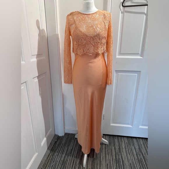 Guess by Marciano Dresses & Skirts - GUESS Marciano size XS 2in 1 peach maxi dress